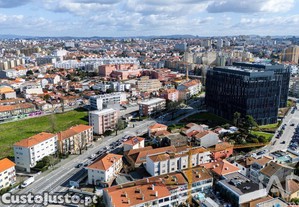 Hangar em Ramalde de 993,00 m²