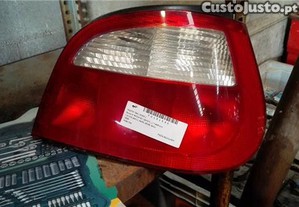 FAROLIM TRASEIRO DIREITO Renault megane i ba01