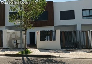 Casa / Villa T4 em Rio de Mouro de 288,00 m²