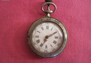 Relógio Lapela Suiço em Prata Lei 3 cm Antigo