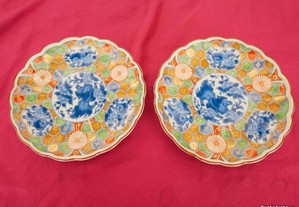Conjunto de 2 pratinhos em porcelana oriental goma