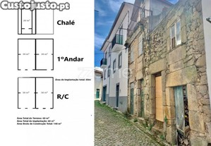 Duas Casas Em Ruinas, Em Banda, 3 Pisos,...