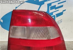 FAROLIM TRASEIRO DIREITO Opel vectra b berlina 1995