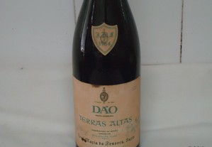 Garrafa de vinho branco Dão Terras Altas 1964