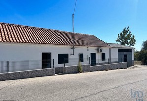 Casa tradicional T2 em Santarém de 345,00 m²