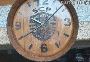 Relogio feito de barril