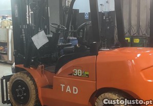 Empilhador Novo Lítio 3000kg