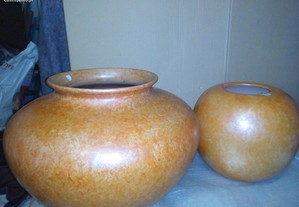 conjunto de potes, jarrão castiçal e candeeiro