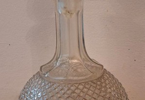 Garrafa licoreiro em vidro incolor de picos