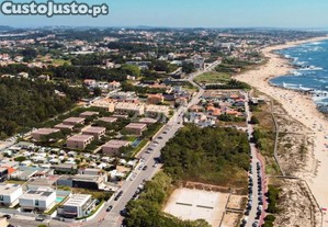 Moradia T4 No Empreendimento 'Madalena Vila...