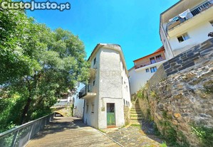 Edifcio multifamiliar na zona histrica de Bragana