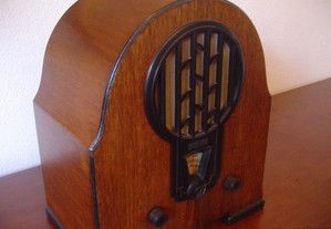 Radio antigo Philips tipo capela Anos 70