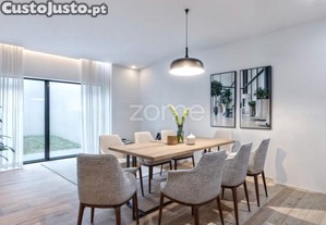 Apartamento T2 Novo Na Rua Monte Cativo Em...