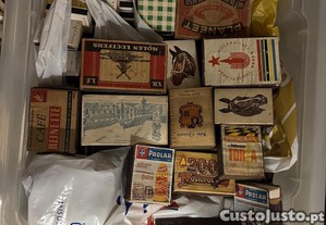 + 2000 carteiras e caixas de fósforos