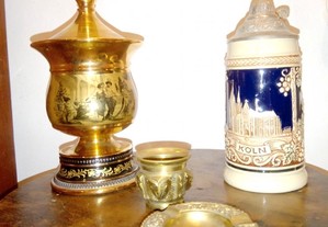 Caneca Bávara, pote dourado e 2 peças em bronze