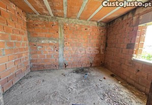 Moradia Para Recuperar Com Terreno Adjacente -...