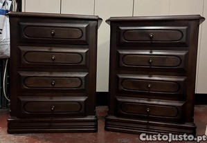Par de mesinhas de cabeceira