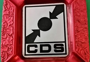 Cinzeiro em metal do partido CDS