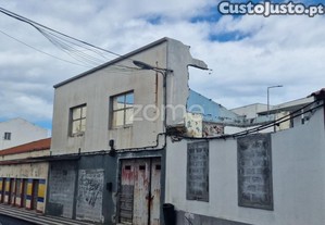 Conjunto 4 Prédios Urbanos