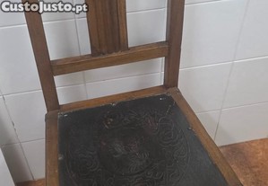 cadeira estilo antigo