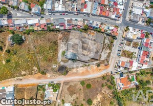 Terreno para construção em Quelfes