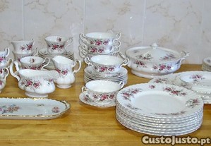 Servio de 66 peas de ROYAL ALBERT Lavender Rose