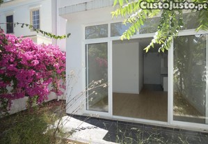 Apartamento T2+1 com Jardim Privativo Campolide - Lisboa
