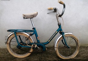 Bicicleta antiga Peugeot de criança