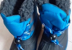 Botas 20 azul e pretas para o frio "novas, nunca usadas"