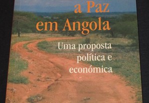 Livro Construir a Paz em Angola Fátima Moura Roque
