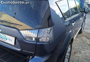 Mitsubishi Outlander 2.0 DI-D 4x4 de 7 Lugares - 07