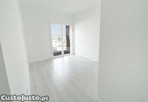 Apartamento t3 novo c/parqueamento