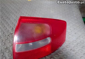 FAROLIM TRASEIRO DIREITO Audi a6 berlina 4b2 1997 4b5945096