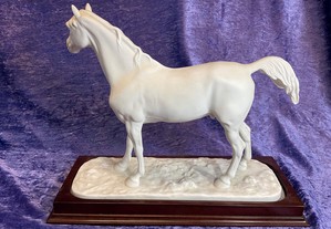 Vista alegre escultura cavalo, medidas,35x23 cm