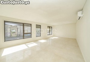 Apartamento T3 Com 2 Lugares De Garagem , Porto