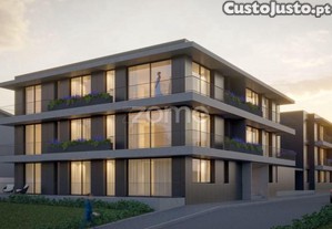 Apartamento T2 Novo C/Varanda E 2 Lug. Garagem...