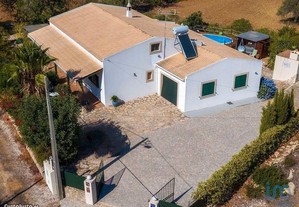 Casa tradicional T4 em Faro de 285,00 m²