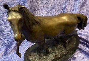 Bronze escultura cavalo medidas de 26 x28 cm
