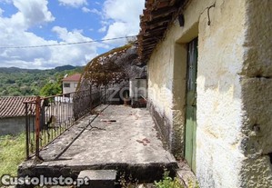 Casa Para Recuperação Em Valdreu - Vila Verde