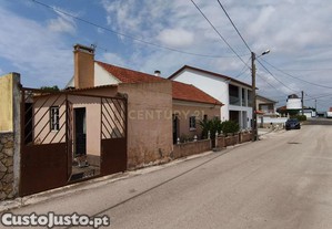 Moradia T4 em Torres Vedras em lote de 625m2