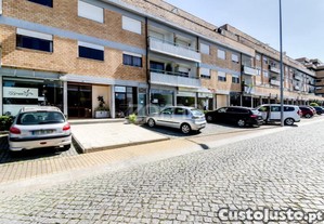 Loja No Centro De Penafiel Com Rentabilidade -...