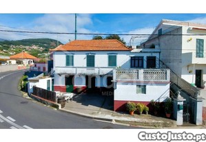 Moradia Com Comércio E Vista Mar