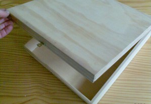 Caixa de madeira de pinho com tampa