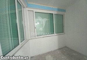 Apartamento t2 totalmente restaurado no laranjeiro