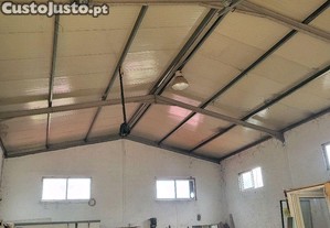 Terreno, com armazém, da para construção tem luz trifásica e tem furo de água tem licença de utiliz