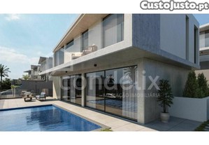 Moradia T3 Com Piscina