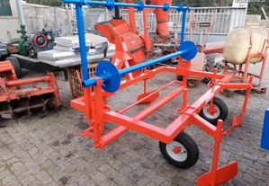 Máquina de aplicar Plástico e Tubo de Rega em Camalhões - Nova