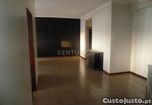 Apartamento Na Quinta De Santa Maria - Ztre-01906