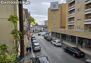 INVESTIMENTO - T5 Entrada Independente Garagem Pequeno Quintal Centro Gondomar