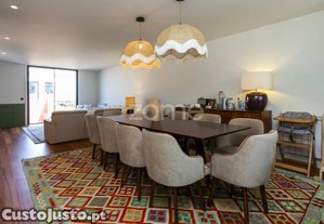 Moradia De Design Contemporâneo, Com Detalhes...